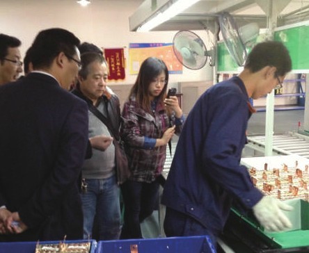松江市民赴合肥参观国轩高科公司!
